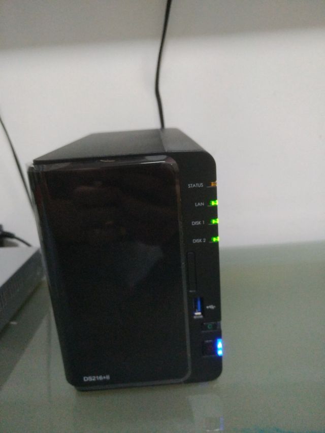 第一次启动按了电源键半天没反应，吓我一跳，这东西就是个90年代的电脑，装个liunx系统就开始骗钱了 ...